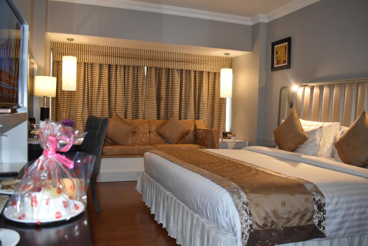 Ramada Plaza By Wyndham Karachi Airport Hotel Exteriör bild A room at the hotel