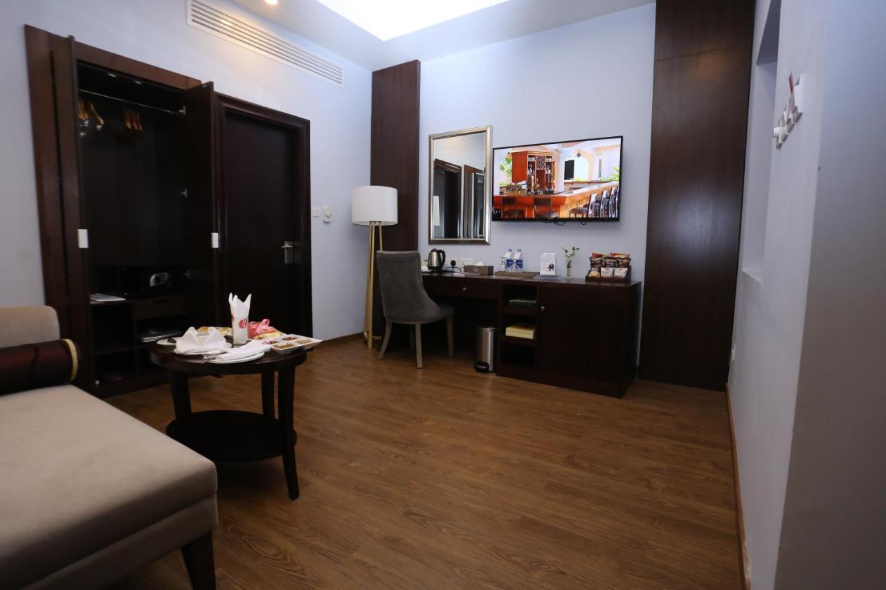 Ramada Plaza By Wyndham Karachi Airport Hotel Exteriör bild A room at the hotel