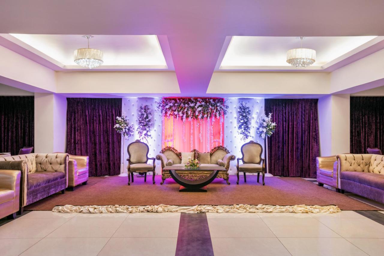 Ramada Plaza By Wyndham Karachi Airport Hotel Exteriör bild The Royal