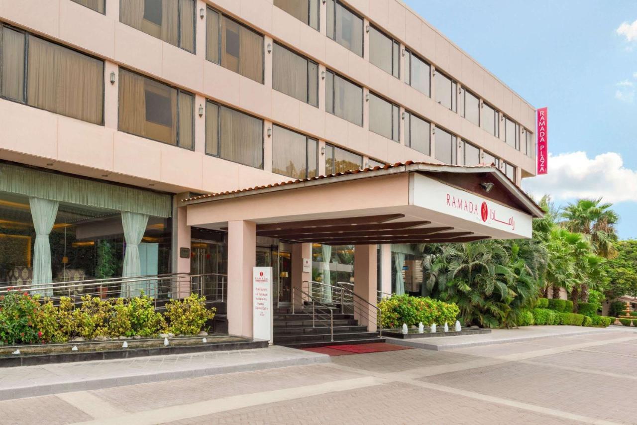 Ramada Plaza By Wyndham Karachi Airport Hotel Exteriör bild Amaranth Hotel